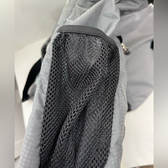 Eddie Bauer Grey Outdoor Hiking Messenger Bag School Bag College - Picture 7 of 9